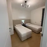 Apartament Civico 2 *